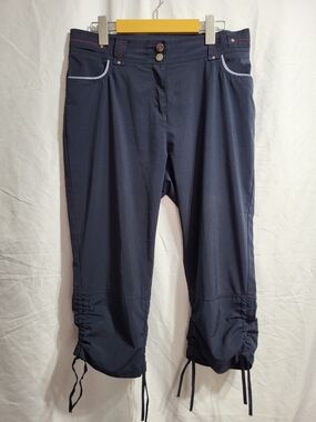 Marie Claire Boutiques Navy Capris, Size Medium (Waist 32)